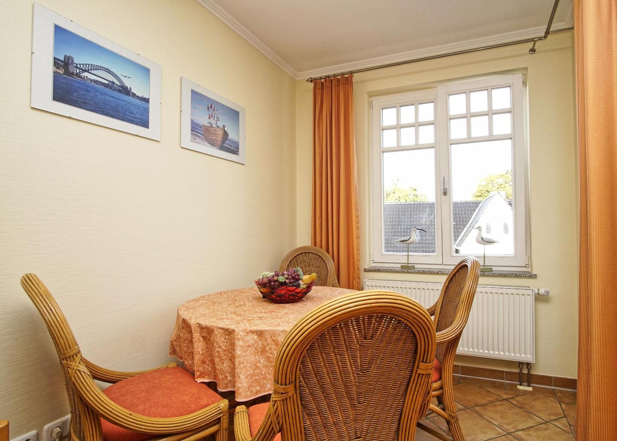 Villa Laetitia Fewo 16 - Strandnah, Balkon 宾茨 外观 照片